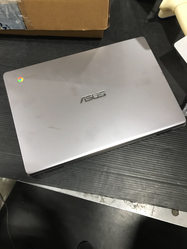 Photo 1 of ASUS Chromebook 12 C223NA-DH02 11.6", Intel Celeron, 4GB Memory, Google Chrome 
