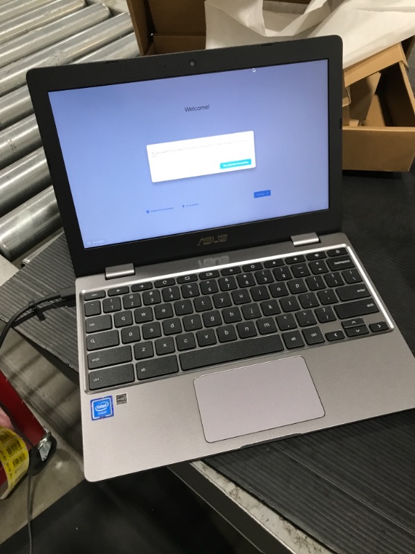 Photo 2 of ASUS Chromebook 12 C223NA-DH02 11.6", Intel Celeron, 4GB Memory, Google Chrome 
