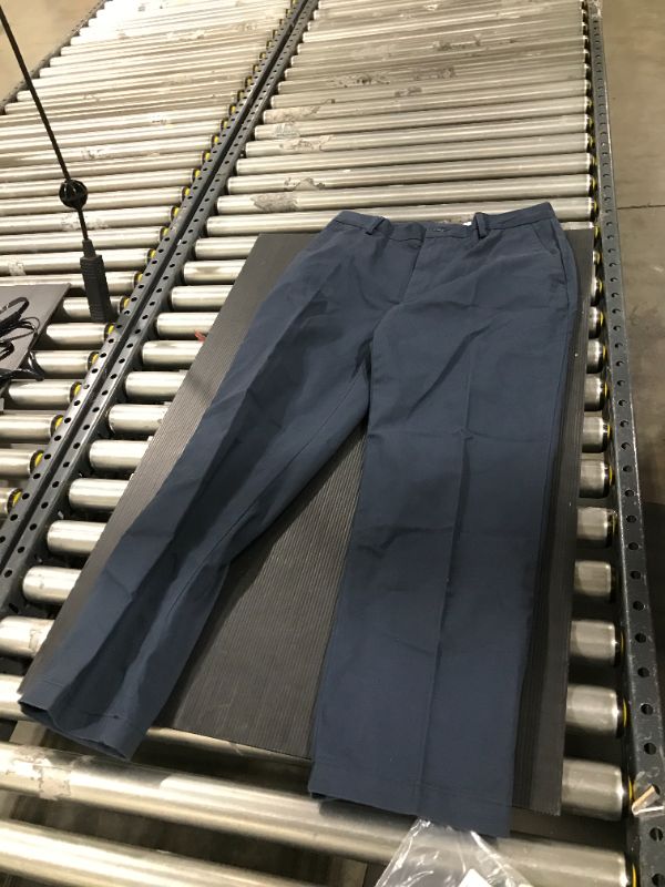 Photo 2 of Amazon Essentials Men's Classic-Fit Expandable-Waist Flat-Front Dress Pant

SZ- 32 x 28