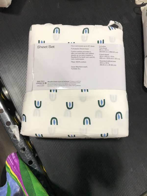 Photo 2 of 100% Cotton Sheet Set - Room Essentials™
TWIN/XL TWIN