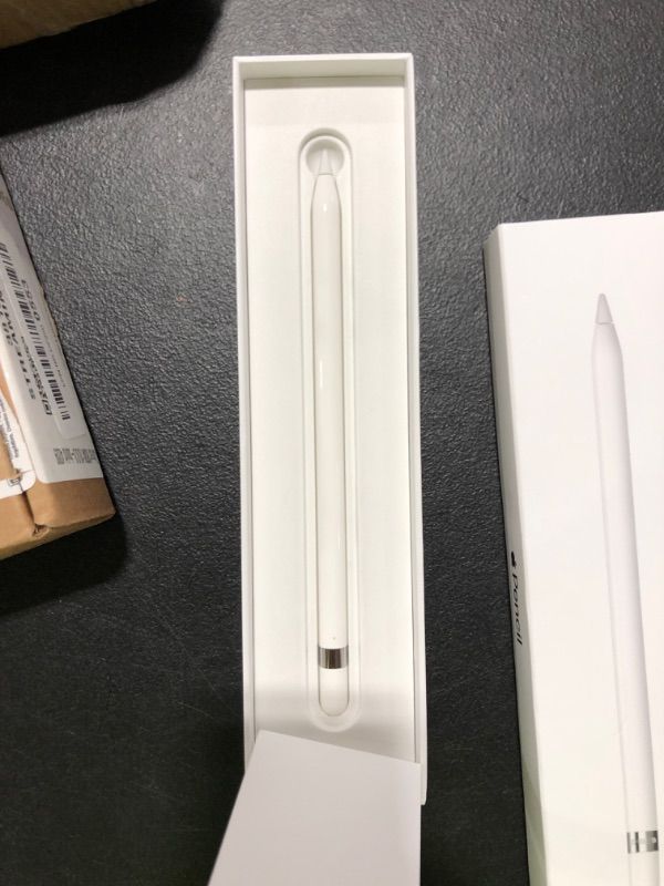 Photo 3 of APPLE PENCIL
