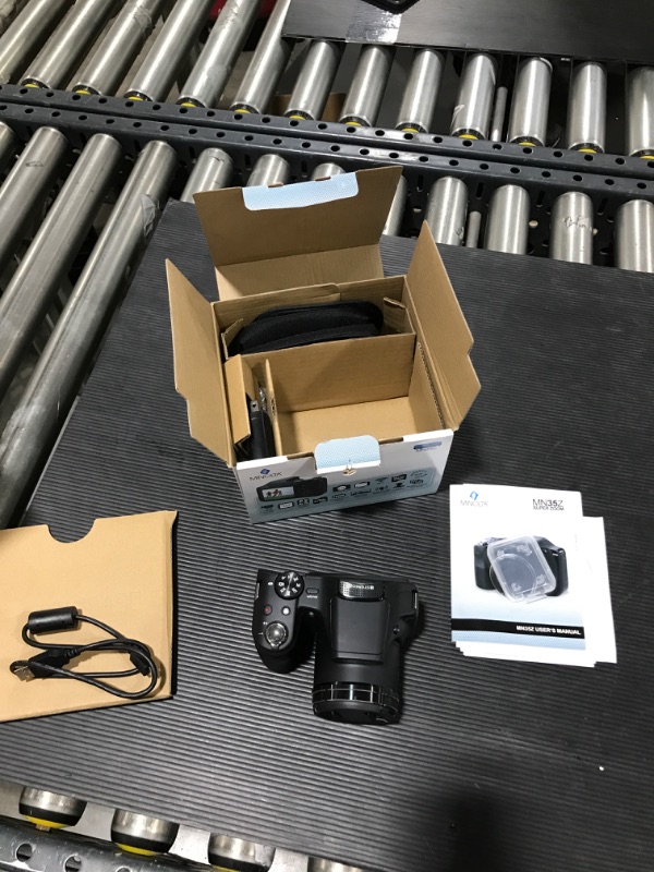 Photo 1 of Minolta MN35Z-BK 20MP 35X Optical Zoom Wi-Fi Bridge Camera - Black
