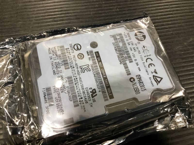 Photo 2 of HGST ULTRASTAR C15K600 300GB 15000RPM SAS ULTRA 512N ISE Enterprise Hard Drive 300 sas 128 MB Cache 2.5-Inch Internal Bare or OEM Drives 0B28955
