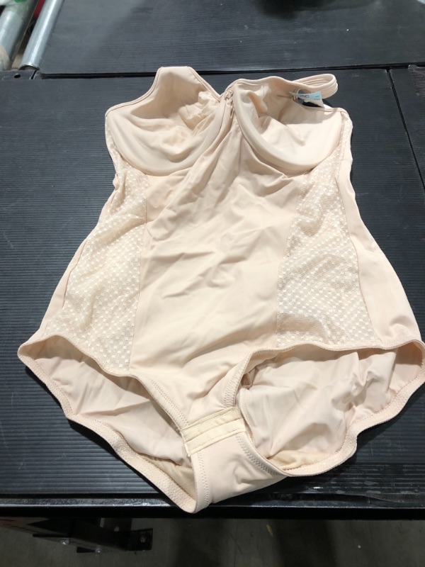 Photo 1 of Bali Women’s Shapewear Firm Control Body Shaper with Built-in Minimizer Bra Fajas DF1009
SIZE - 38 C 