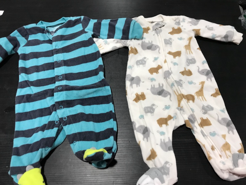 Photo 1 of CARTERS CHILD OF MINE PAJAMA SET OF 2
0-3 MONTHS