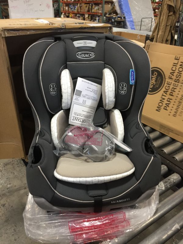 Photo 2 of Graco Extend2Fit Convertible Car Seat Ride Rear Facing Longer with Extend2Fit