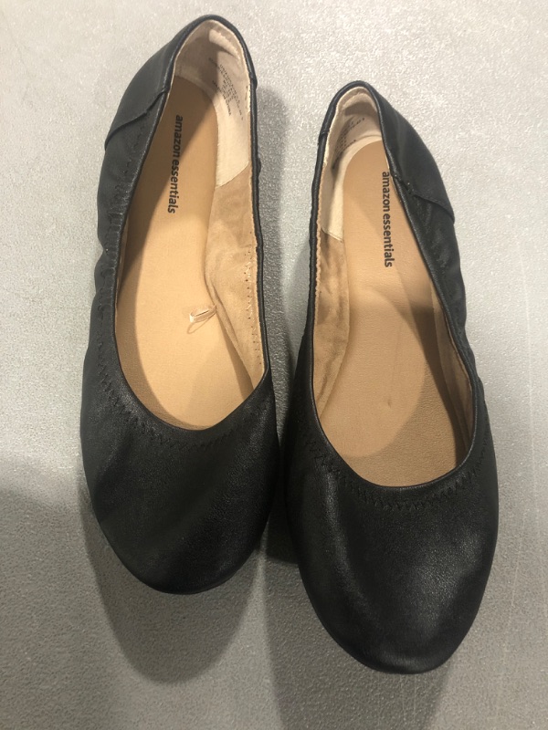 Photo 2 of Amazon Essentials Women's Belice Ballet Flat SIZE -9.5