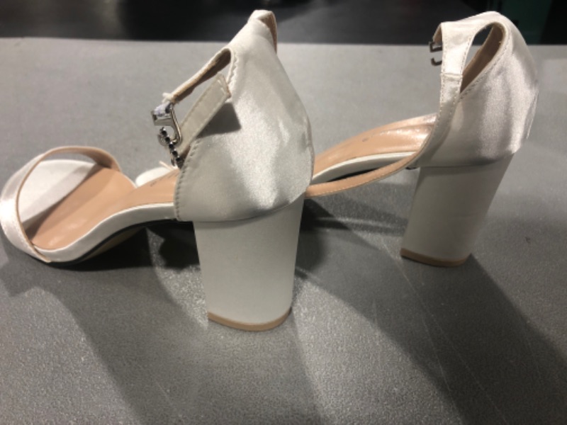 Photo 2 of ANNAILI WOMENS CHUNKY LOW HEEL WHITE  SATIN SIZE 8 (39) 