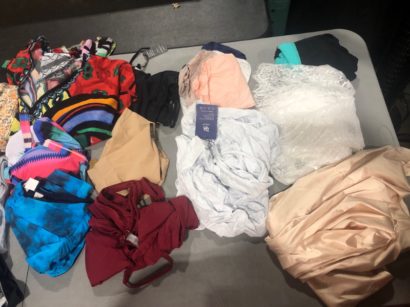 Photo 3 of BOX LOT!!! LOTS OF WOMENS CLOTHING & ACCESSORIES -- NEW & GENTLY USED ITEMS!!! -- SIZES VARY