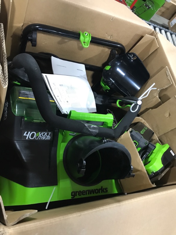 Photo 2 of "GreenWorks 26272 40-Volt G-MAX 20-Inch 4Ah Heavy Duty Cordless Snow Thrower Kit"
