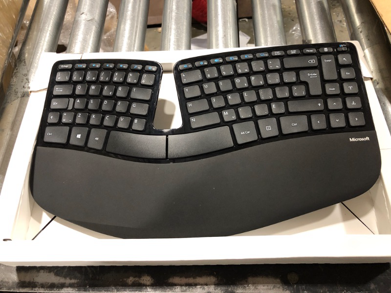 Photo 2 of Microsoft Sculpt Ergonomic Keyboard for Business **BATTERIES NOT INCLUDED** **KEYPAD NOT INCLUDED**
