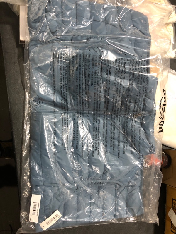 Photo 2 of Amazon Essentials Men's Lightweight Water-Resistant Packable Puffer Vest XX-Large Medium Blue