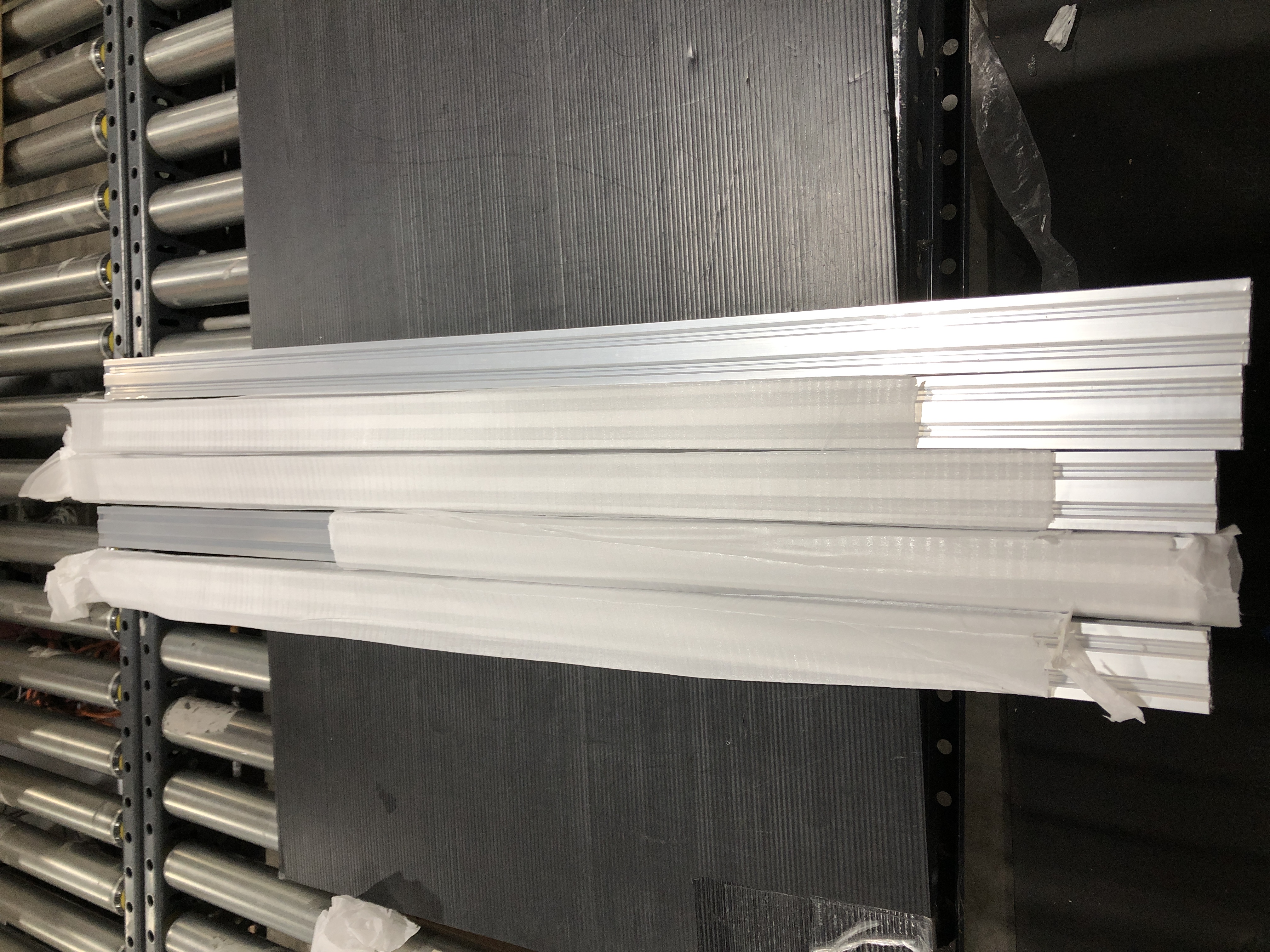 Photo 2 of 5pcs 78.7'' V Slot 2040 Aluminum Extrusion, European Standard Anodized Linear Rail for 3D Printer Parts and CNC DIY 2000mm(Silver)