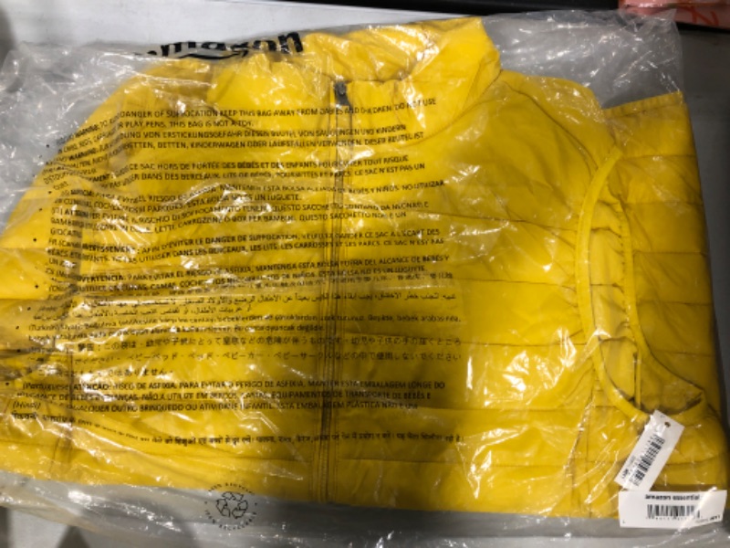 Photo 1 of Amazon Essentials Men's Lightweight Water-Resistant Packable Puffer Vest Large Yellow