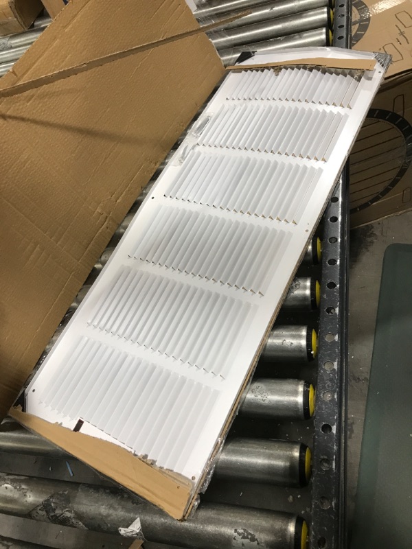 Photo 2 of 10" X 30' STEEL RETURN AIR FILTER GRILLE
