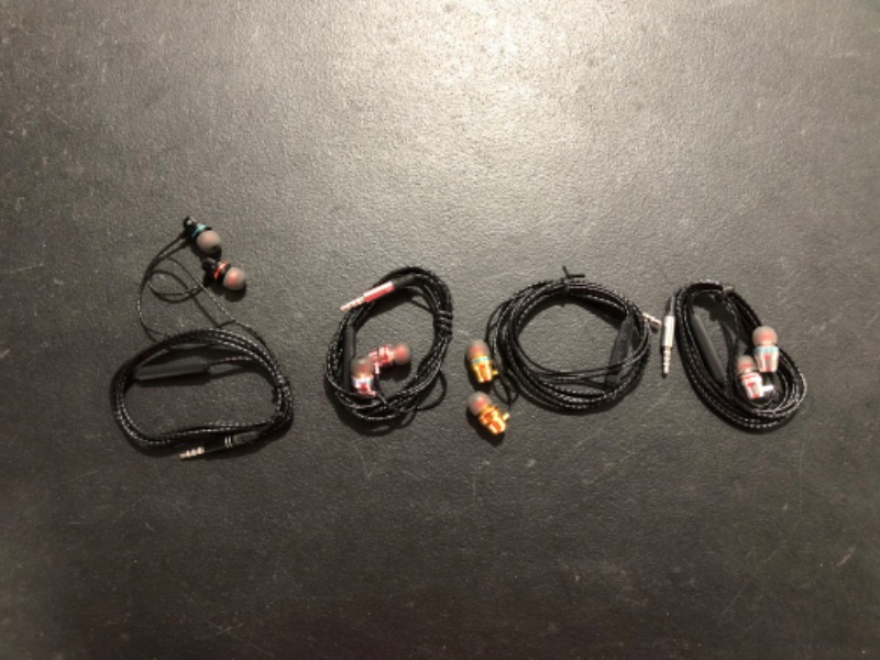 Photo 1 of 4 Packs Of In-Ears Wired Headphone 3.5 AUX With Microphone