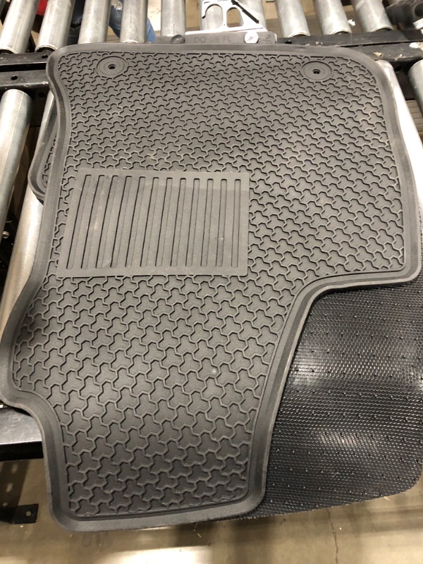 Photo 1 of 5 piece car mat 