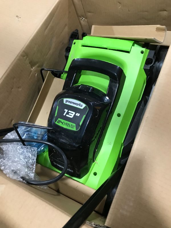 Photo 3 of Greenworks 24V 13-Inch Cordless (2-In-1) Push Lawn Mower, 4.0Ah USB Battery (USB Hub) and Charger Included MO24B410
