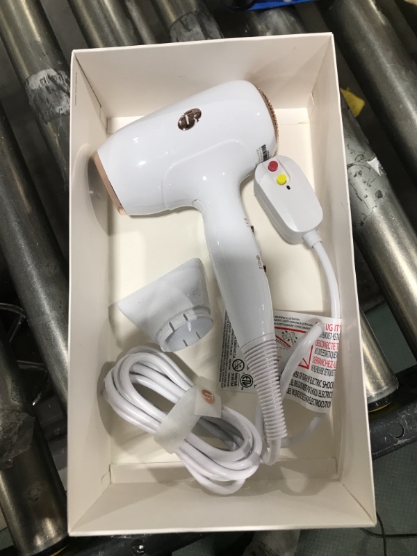 Photo 4 of T3 AireLuxe Digital Ionic Professional Blow Hair Dryer, Fast Drying, Lightweight and Ergonomic, Volume Boosting, Frizz Smoothing, Multiple Heat and Speed Combinations
SER NO.2621fa190039307
