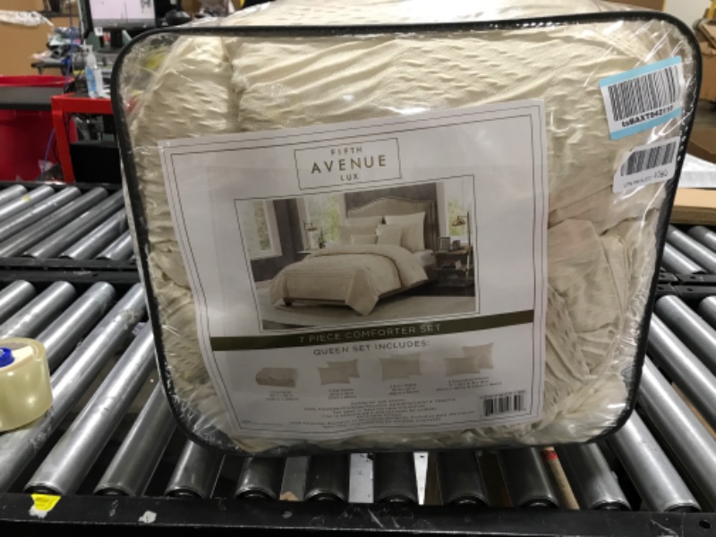 Photo 2 of 5th Avenue Lux Noelle 7-Piece Queen Comforter Set