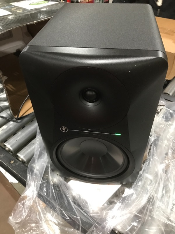 Photo 3 of Mackie MR Series, Studio Monitor 8-Inch with 65 Watts of Bi-Amplified Class A/B Amplification, Powered (MR824) Monitor Speaker 8-inch