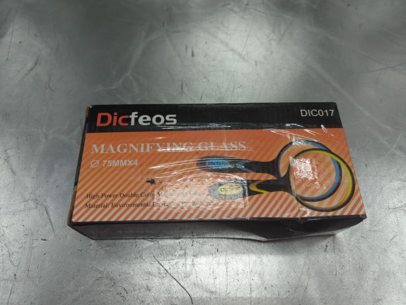 Photo 2 of Dicfeos 2 Pack Magnifying Glass

