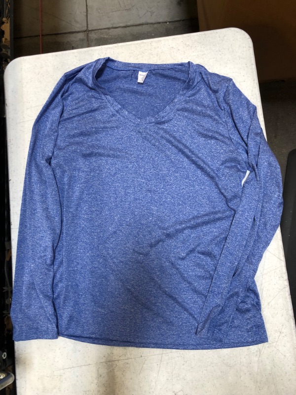 Photo 2 of Animal Den Ladies Long Sleeve Moisture Wicking Athletic Shirts -- Size XL
