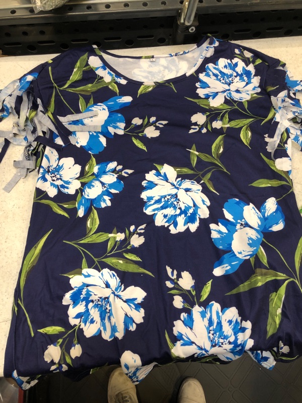 Photo 1 of Blue Floral T-Shirt L 