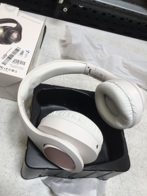 Photo 2 of pollini Bluetooth Headphones Wireless, 40H Playtime Foldable Over Ear Headphones with Microphone, Deep Bass Stereo Headset with Soft Memory-Protein Earmuffs for iPhone/Android Cell Phone/PC (White)
