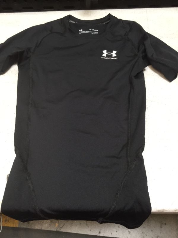 Photo 1 of BOYS UNDER ARMOUR SHIRT SIZE S 