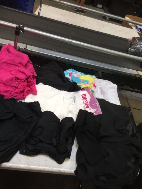 Photo 2 of BAG LOT OF WOMEN'S CLOTHING -- DIFFERENT STYLES AND SIZES --- SOLD AS IS -- 