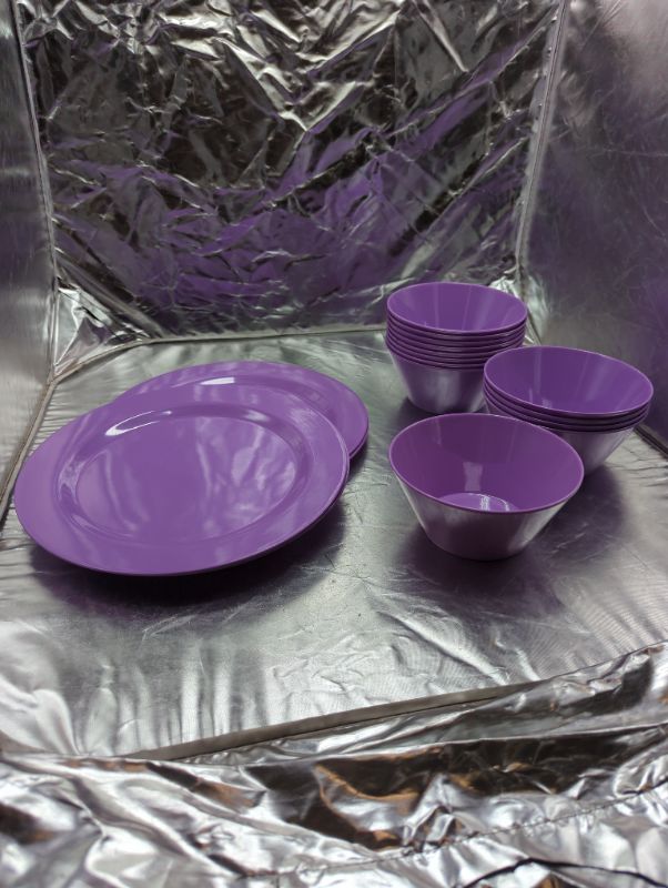 Photo 1 of GLAD - Purple Bundle - 13 Small Bowls (6") & 4 Large Plates