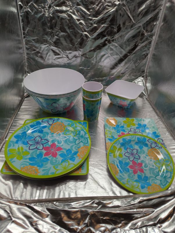 Photo 1 of GLAD - Floral/Beachy Design Bundle - 4 Serving Bowls, 1 Small Square Bowl, 2 Cups, 4 Large Plates, 3 Small Plates 