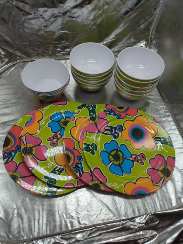 Photo 2 of GLAD - Green Groovy Floral Design - 13 Assorted Small Bowls & 4 Large Plates