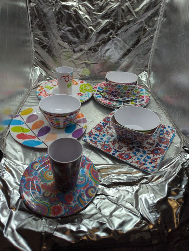 Photo 1 of GLAD - Assorted Pack of Plates, Bowls, Cups