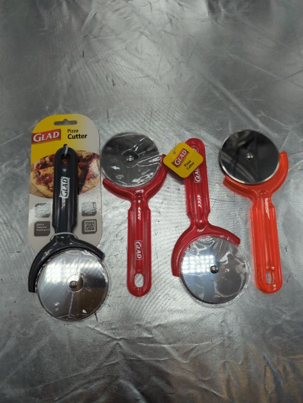 Photo 1 of Glad® Pizza Cutter - Assorted Colors 4 PACK 