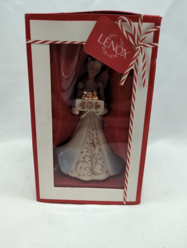 Photo 2 of Lenox 879992 Disney Princess Cinderella Ornament Cinderella