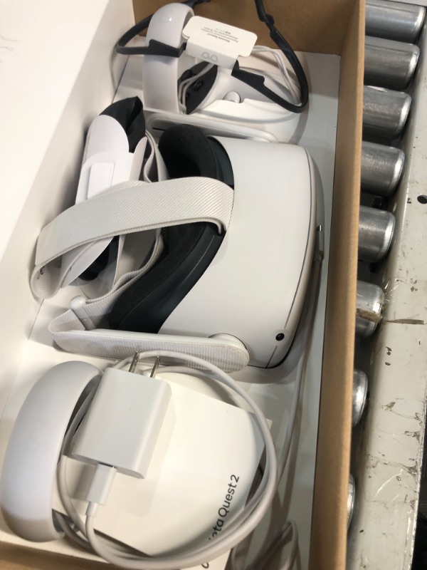 Photo 4 of [READ NOTES]
Meta Quest 2 — Advanced All-In-One Virtual Reality Headset — 128 GB Headset Only 128GB