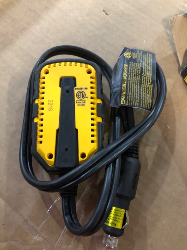 Photo 2 of DeWalt Power Inverter Dxaepi140