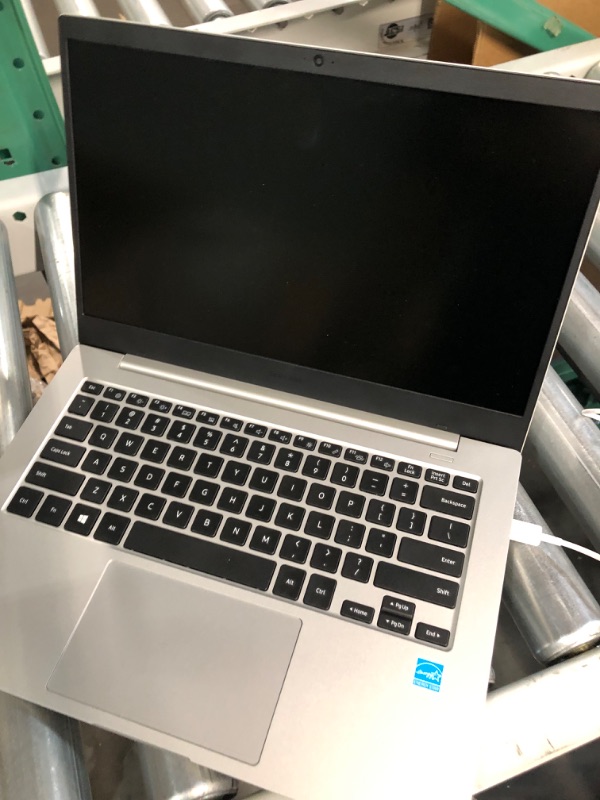 Photo 1 of SAMSUNG NP340XLA-KA6US 14" 64GB Galaxy Book Go with Snapdragon - Silver (2022)