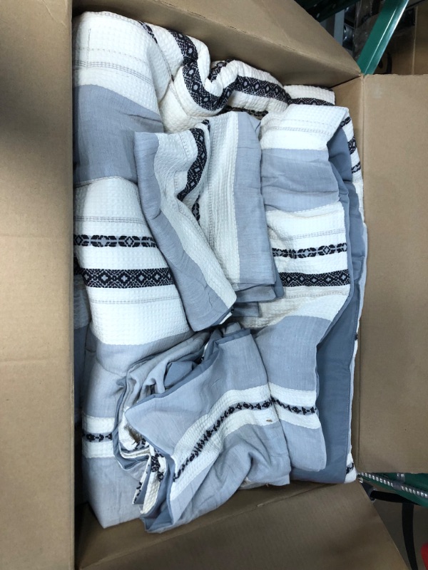 Photo 1 of ***UNKNOWN SIZE*** Hyde Lane Tahoe Farmhouse Bedding Set, Blue
