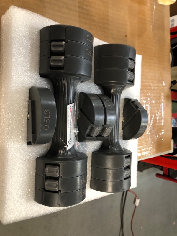 Photo 3 of *GENTLY USED* Adjustable Dumbbells Hand Weights Set: Sportneer 1 Pair 4 6 8 10lb (2-5lb Each) Free Weights Fast Adjust Dumbbell Weight Set of 2  Carbon Black