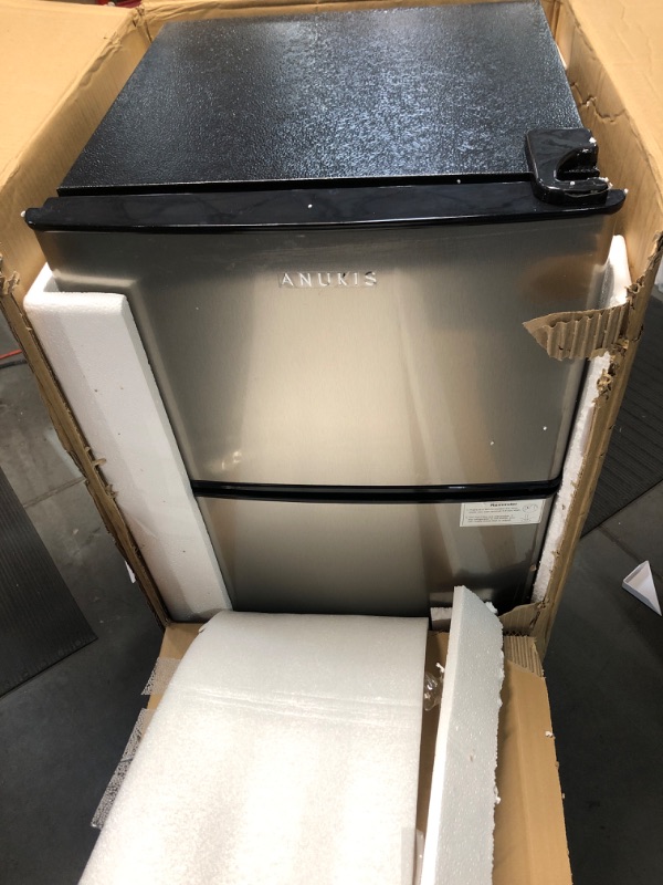 Photo 2 of ****ITEM IS USED AND DAMAGED SEE ALL PICTURES****
Anukis Compact Refrigerator 3.5 Cu Ft 2 Door Mini Fridge with Freezer For Apartment, Dorm, Office, Family, Basement, Garage, Black 3.5 Cu Ft black
