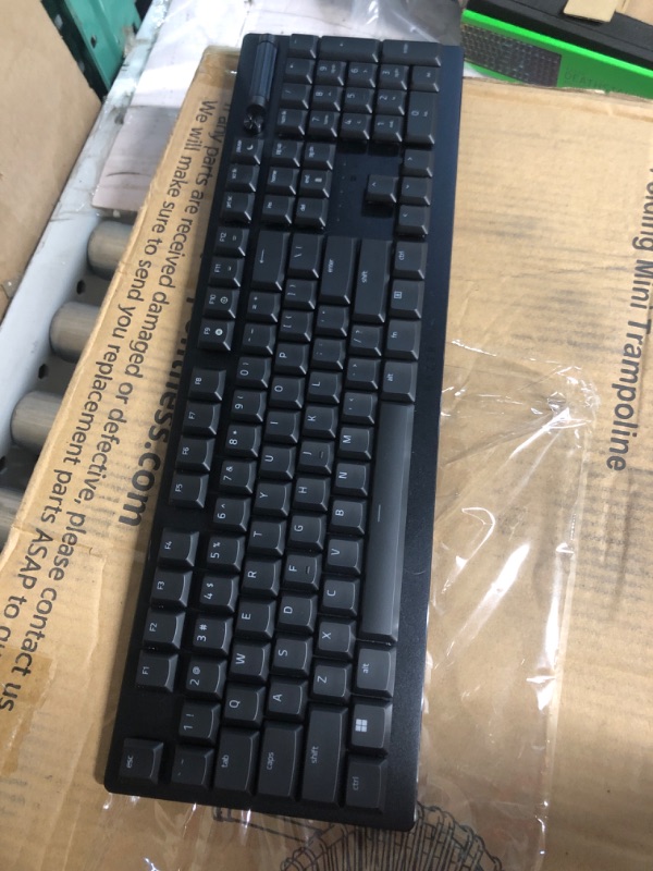 Photo 3 of Razer DeathStalker V2 Pro Wireless Gaming Keyboard