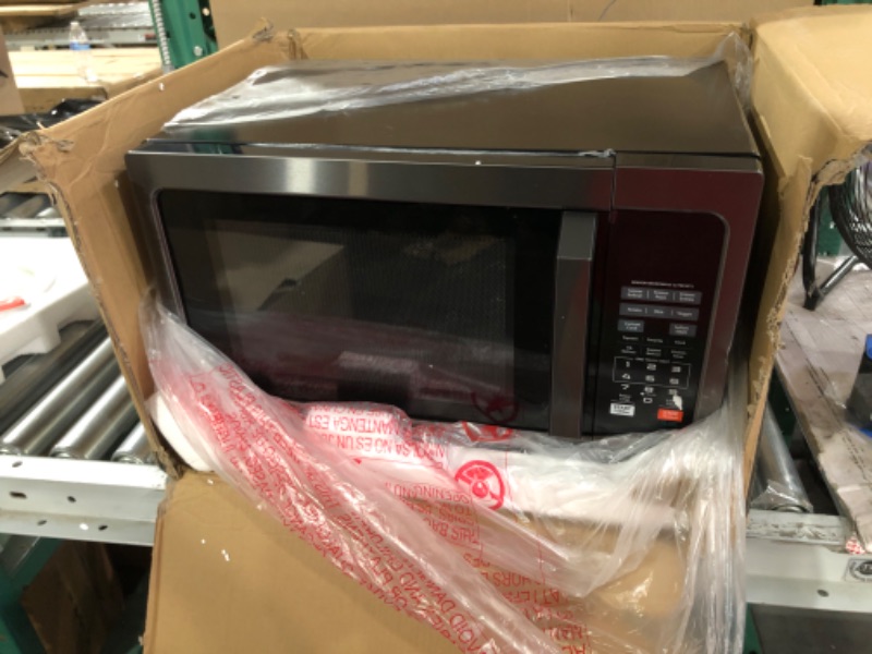 Photo 3 of *SEE NOTES* Toshiba em131a5c-bs Microwave Oven with Smart Sensor 1.2 cu.ft, 1100w, Black 