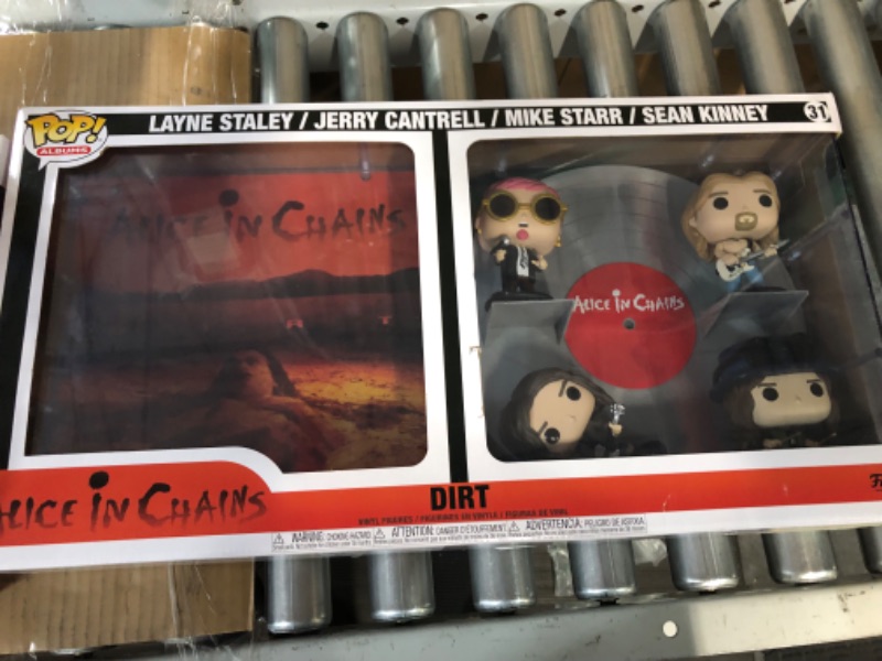 Photo 4 of Funko Pop! Deluxe Albums: Alice in Chains - Dirt