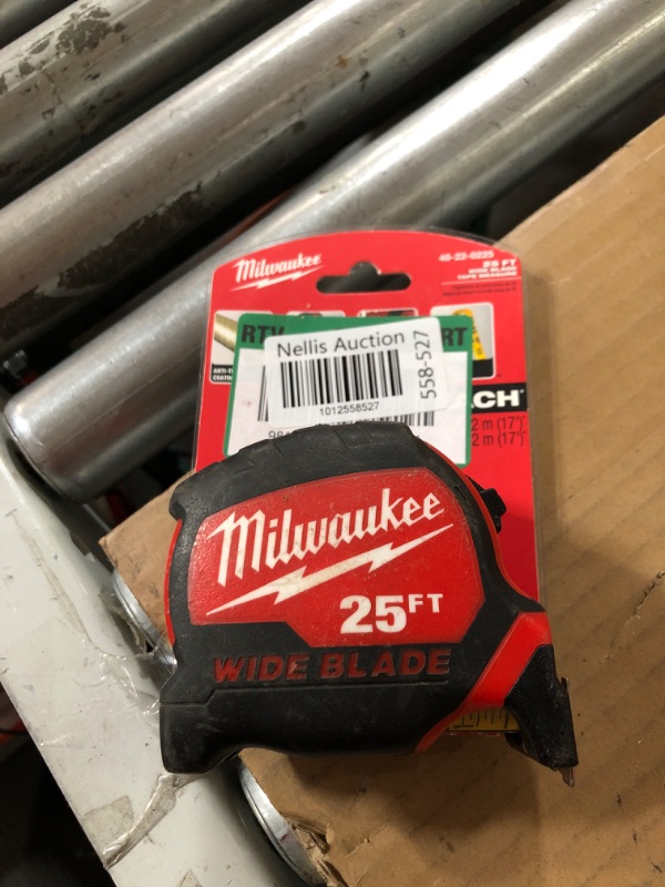 Photo 2 of 25' Milwaukee Wide Blade Tape Measure