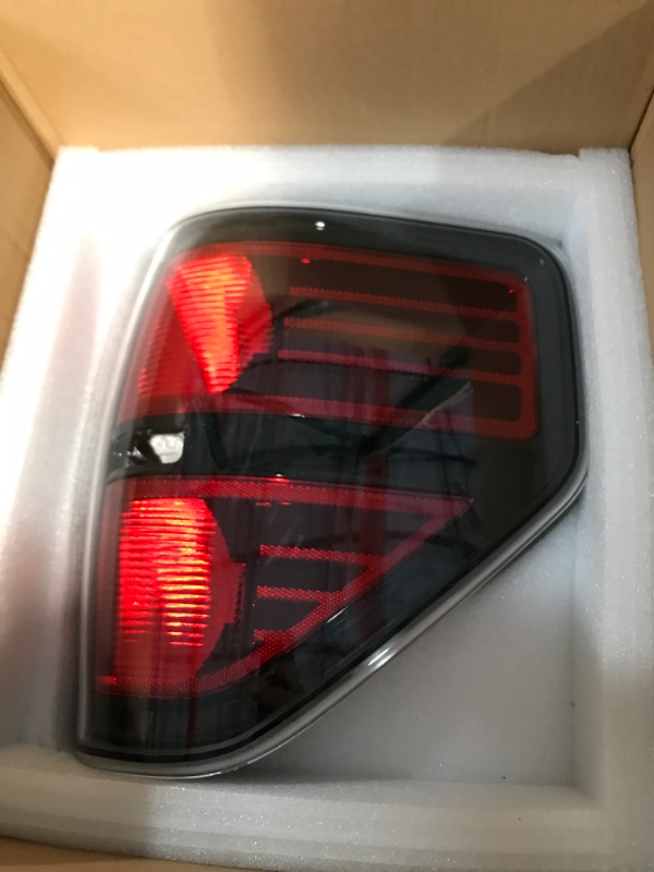 Photo 2 of GORWARE Tail Light Assembly Pair of LH & RH Taillight
