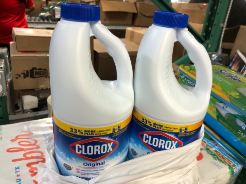 Photo 2 of Clorox Splash-Less Bleach, Concentrated Formula, Clean Linen, 40 Ounce Bottle - Pack of 2 (Package May Vary)