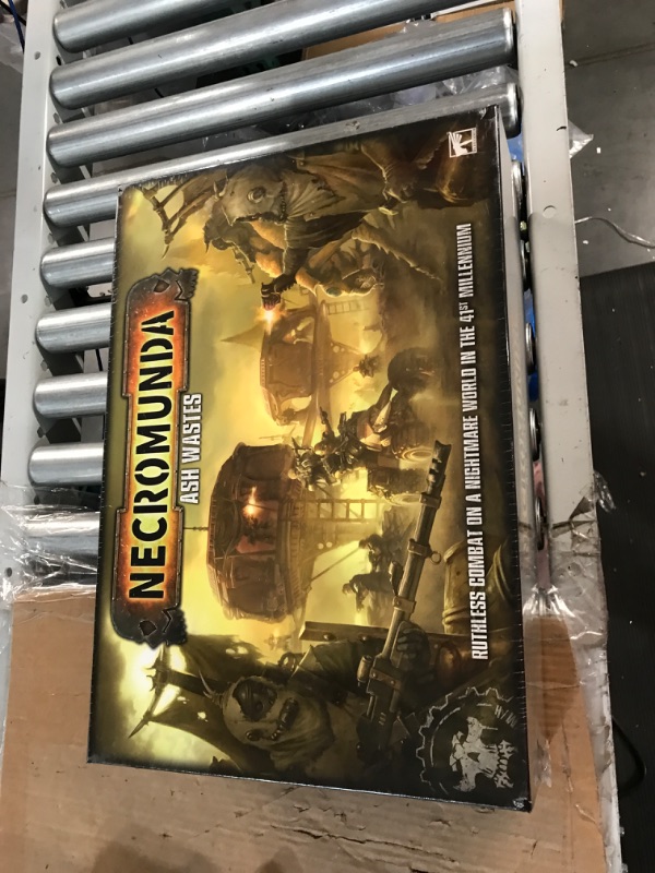 Photo 3 of Games Workshop - Necromunda: Ash Wastes (WARH-300-90)